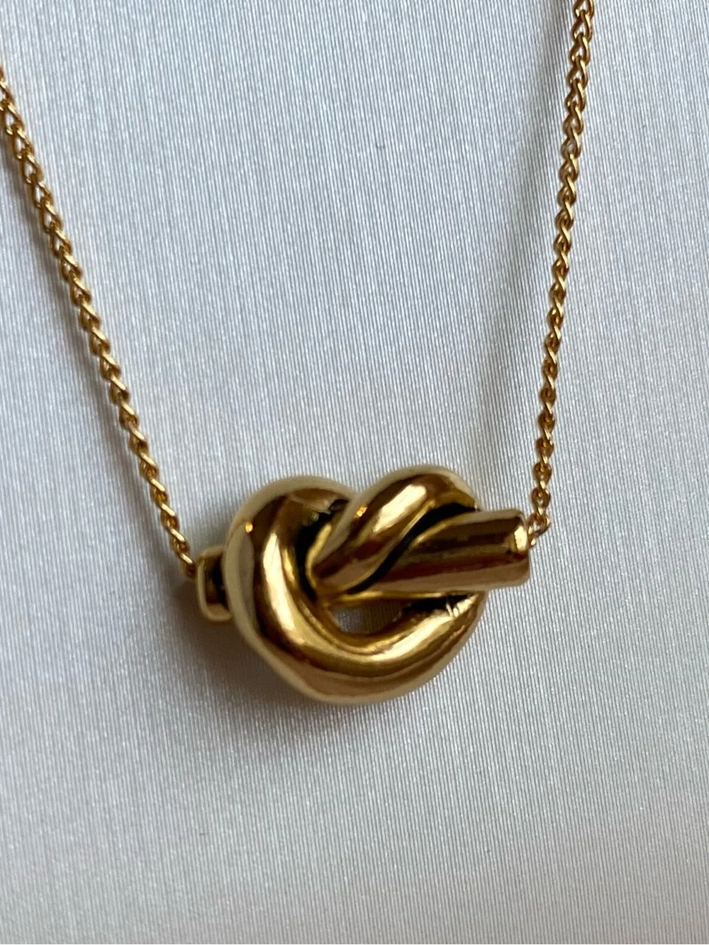 Like New Brighton Interlok Single Knot Mini Necklace
